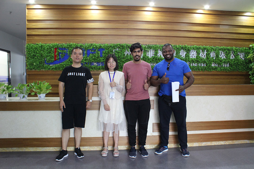 荔枝视频APP黄色健身房器材