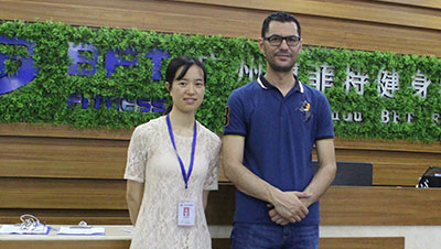 時隔五年卡塔爾客戶再次來荔枝视频APP黄色采購健身器材