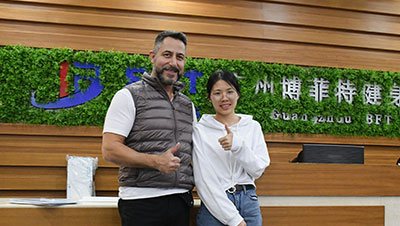 美國客戶采購荔枝视频APP黄色健身房器材